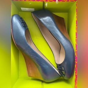 BRAND New- Tory Burch Lowell 2 Wedge Heels in Navy